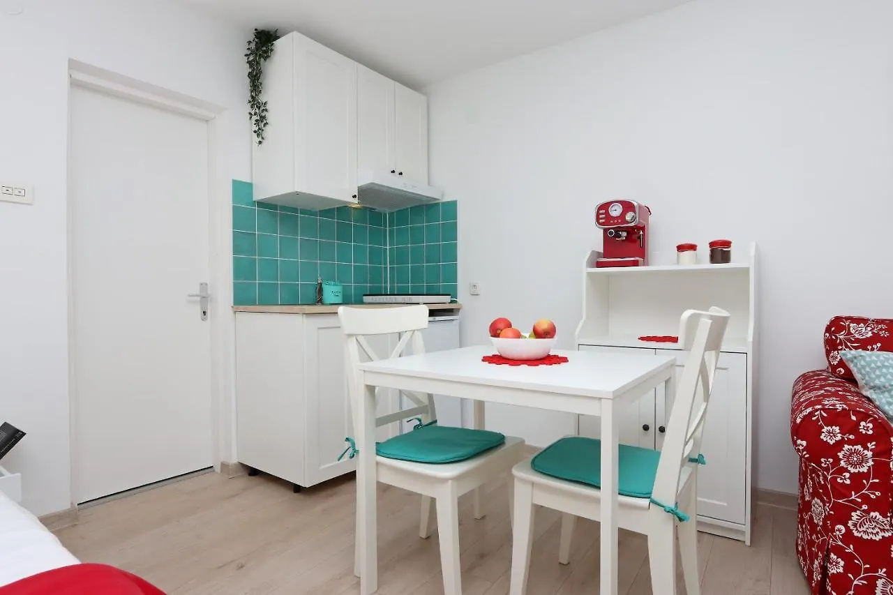Apartment Sha La La: Historic Castle-Side Studio with Modern Amenities Bakar
