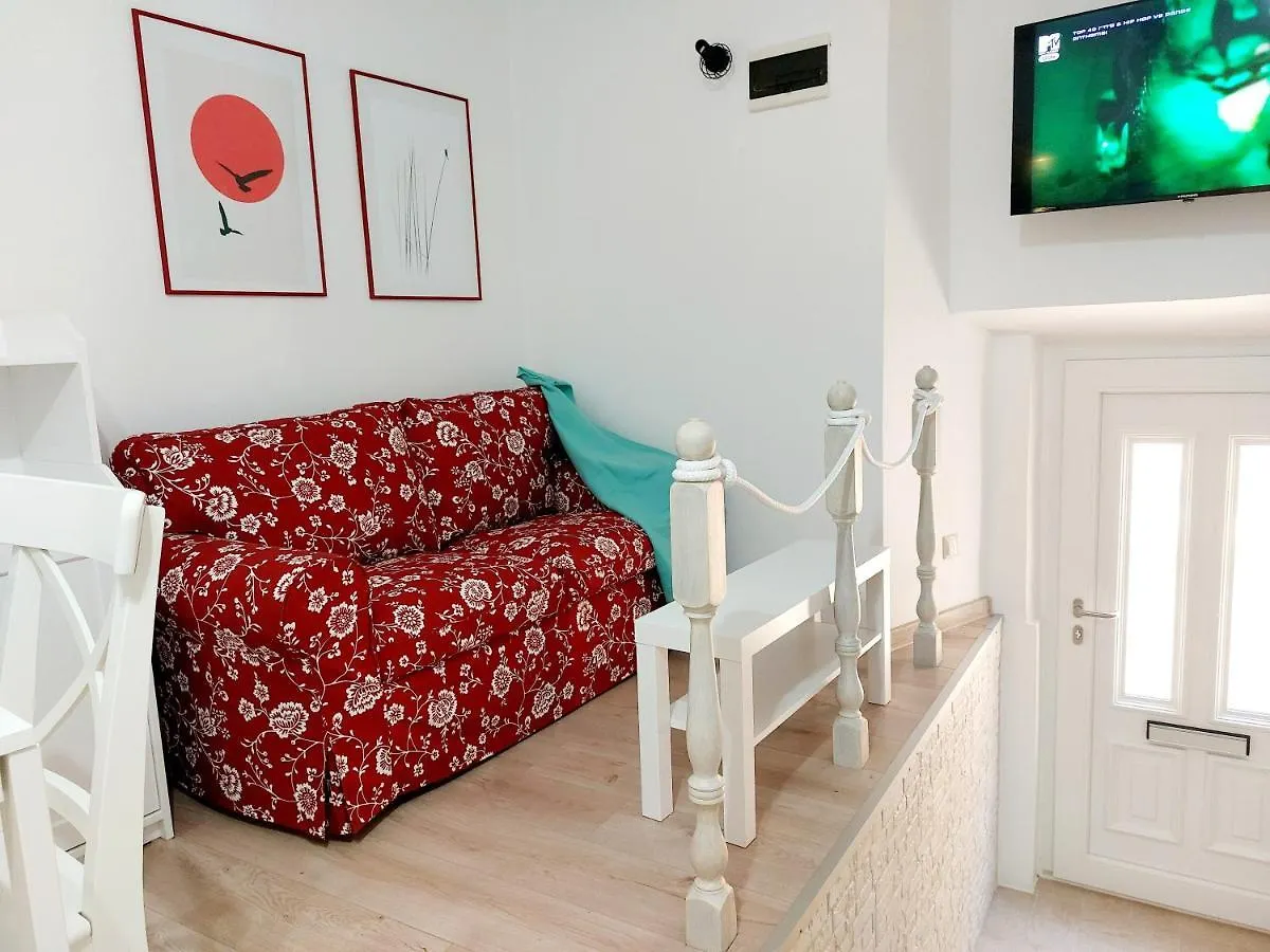 Sha La La - Charming, Unique Studio In A Historic Building Next To A Castle, Wifi, Smart Tv, Washer-Dryer 바카 아파트