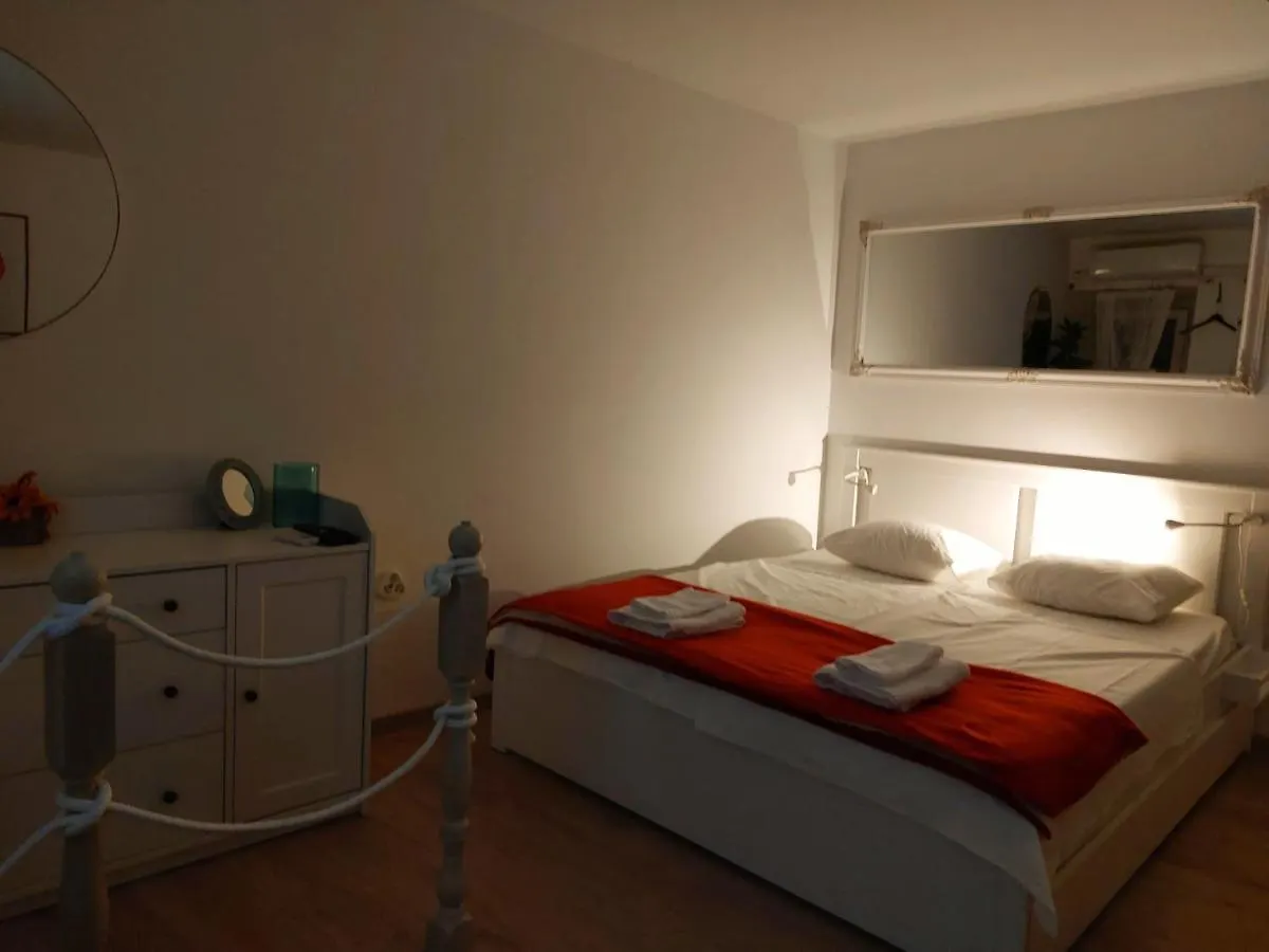 Sha La La - Charming, Unique Studio In A Historic Building Next To A Castle, Wifi, Smart Tv, Washer-Dryer 바카 크로아티아