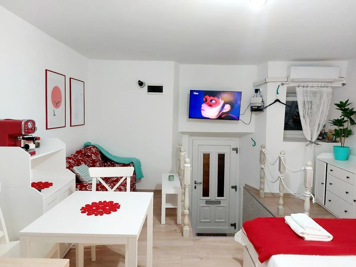 Sha La La - Charming, Unique Studio In A Historic Building Next To A Castle, Wifi, Smart Tv, Washer-Dryer 바카 0*,  크로아티아